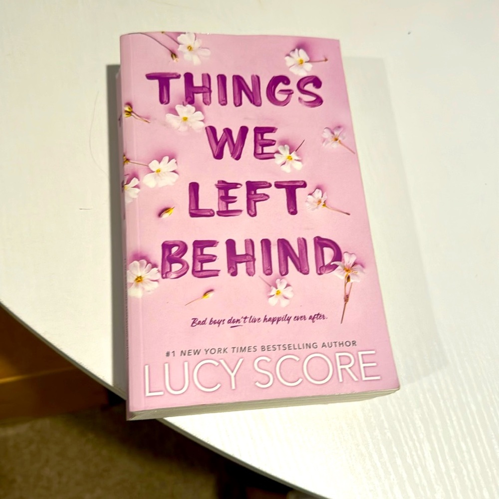 📖 “ Things We Left Behind” by Lucy Score #1 New York Times best selling authors